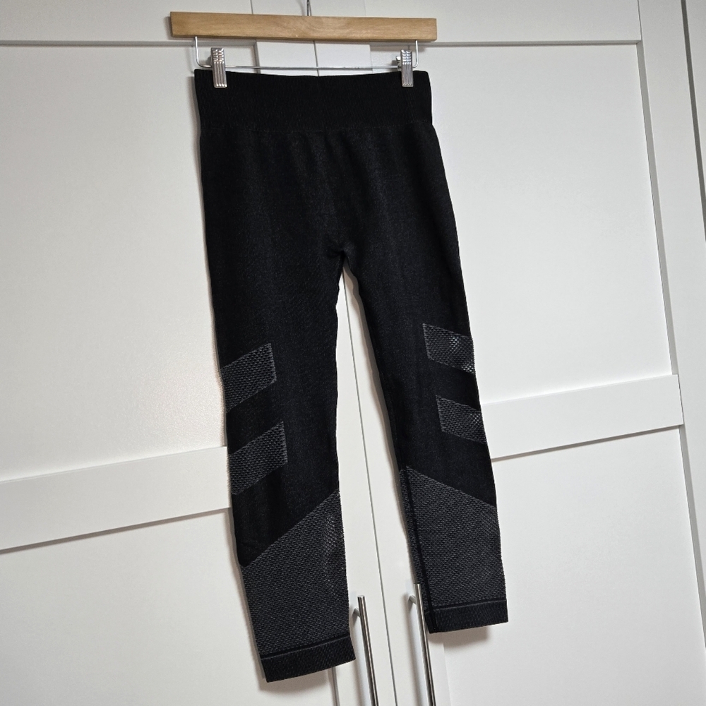 🎁FREE ADD ON - Ardene Cropped Leggings (L)